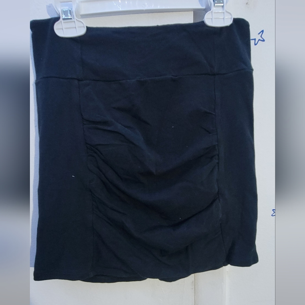 lily white skirt Black color Size Size Small